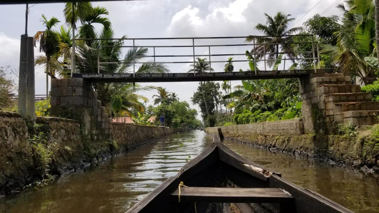 Blues Apartamento Alappuzha Exterior foto